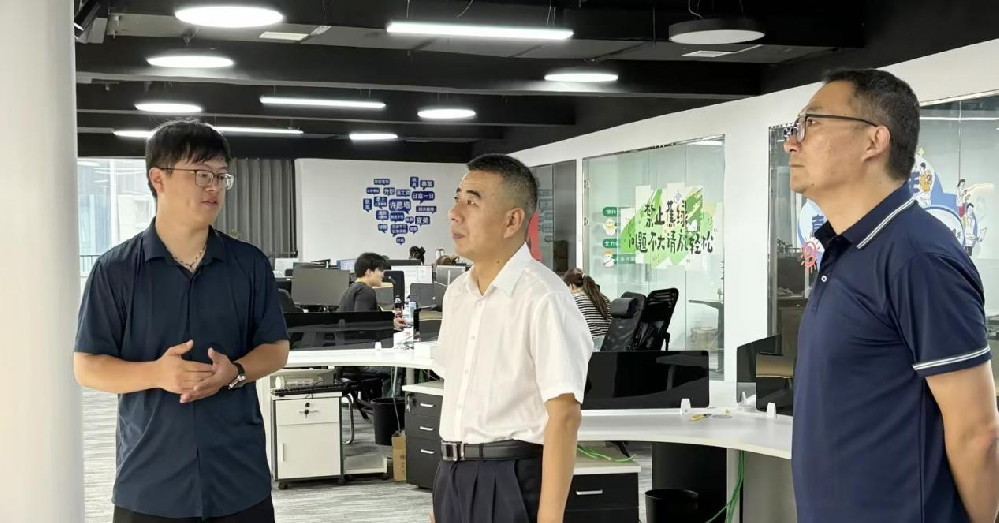 潁州區(qū)委副書記陳建利一行蒞臨我司走訪調研——關切企業(yè)發(fā)展 共話未來藍圖